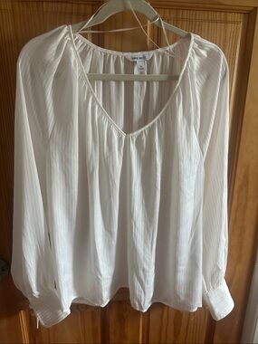 Nine West Cream V-Neck Lightweight Peasant Blouse